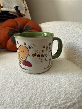 Peanuts Ceramic Mug with Green Interior and Handle